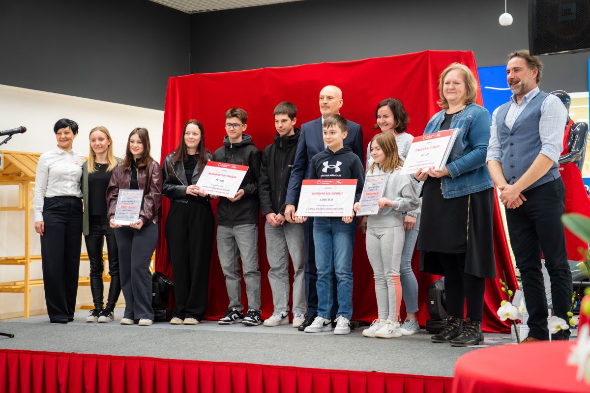 91db8044a045408bd3f1725f71c3aaca