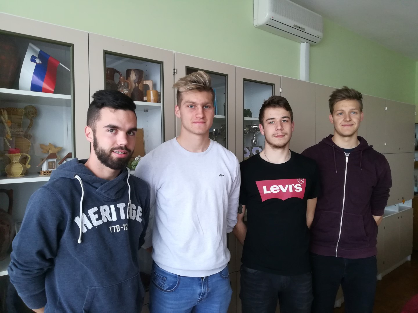 IMG 20190312 122722 Large